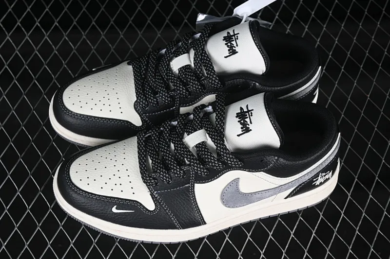 All categories Air Jordan Jordan series basketball shoes Air Jordan 1 Low High-end customized low-top sneakers Air Jordan 1 Low AJ1 Joe 1 Stussy joint black and gray hook High-end customized low-top retro basketball shoes XX3318-511